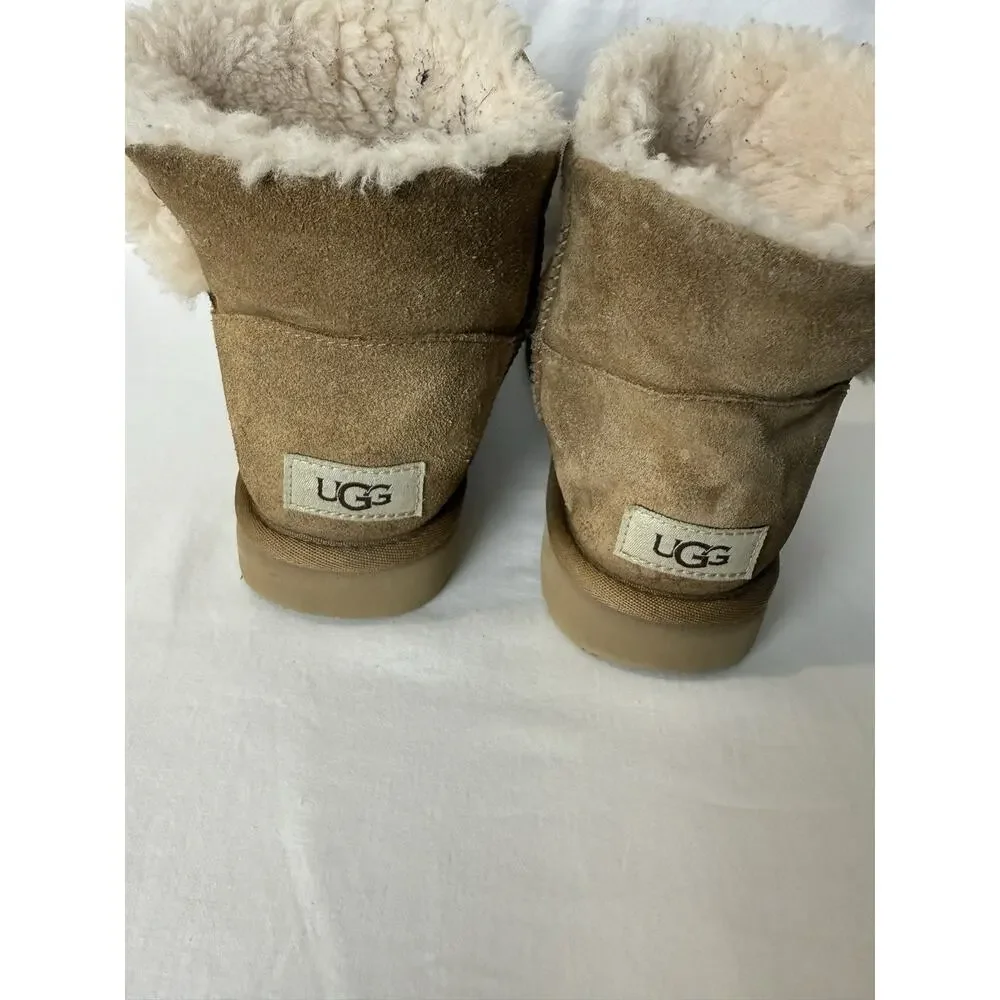 UGG Women's Mini Bailey Button II boots chestnut suede with sheepskin Size 7